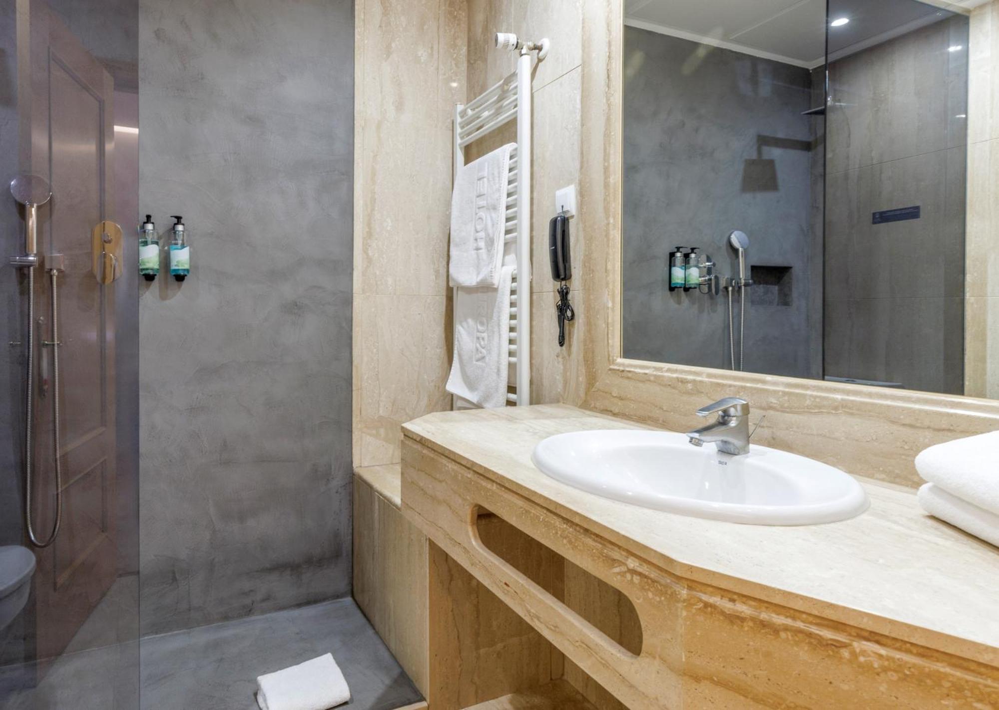 Hotel Europa Madrid Kültér fotó